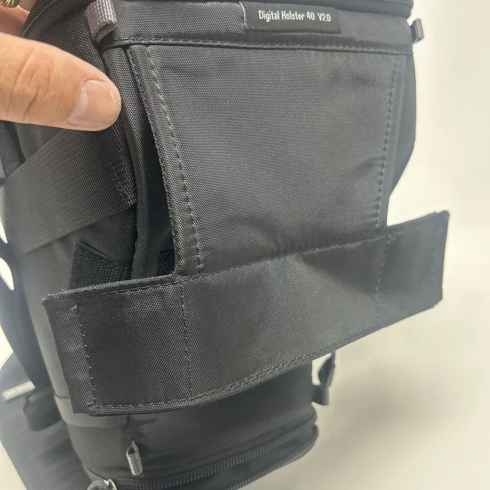 Think Tank Digital Holster 40 V2.0 Bag Zipper Secured Lid Travel Black